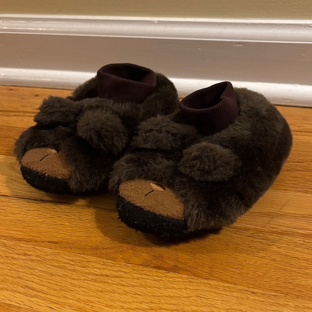 L.L.Bean Toddle Cozy Brown Fuzzy Gripper Slippers